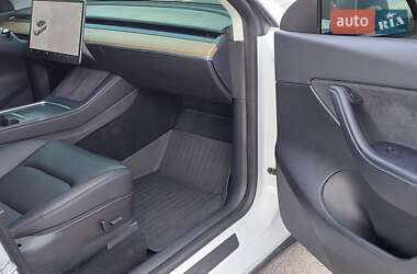 Позашляховик / Кросовер Tesla Model Y 2021 в Дніпрі