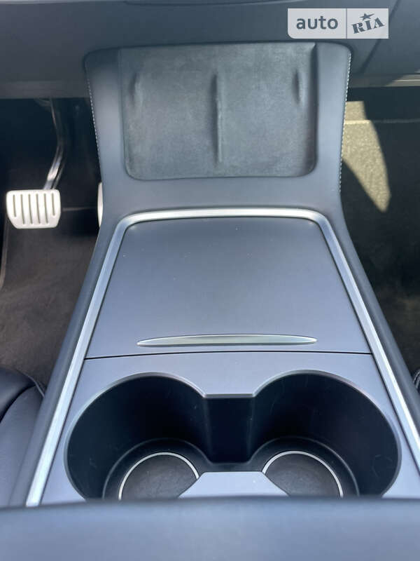 Позашляховик / Кросовер Tesla Model Y 2022 в Києві