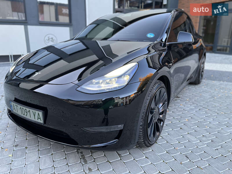 Позашляховик / Кросовер Tesla Model Y 2022 в Івано-Франківську