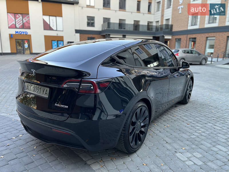 Позашляховик / Кросовер Tesla Model Y 2022 в Івано-Франківську