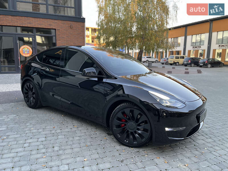 Позашляховик / Кросовер Tesla Model Y 2022 в Івано-Франківську