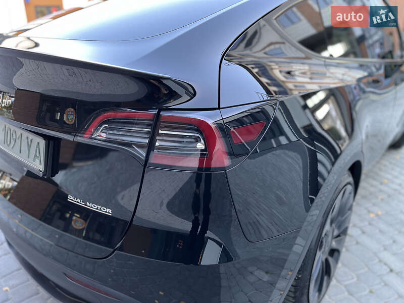 Позашляховик / Кросовер Tesla Model Y 2022 в Івано-Франківську