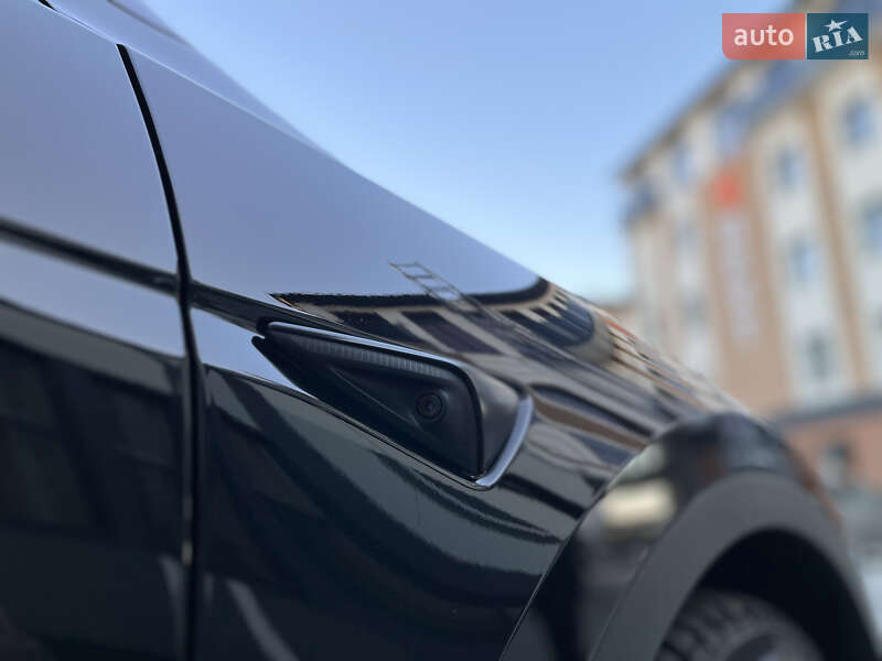 Позашляховик / Кросовер Tesla Model Y 2022 в Івано-Франківську