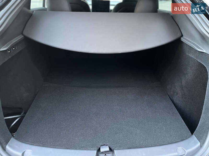 Позашляховик / Кросовер Tesla Model Y 2022 в Івано-Франківську