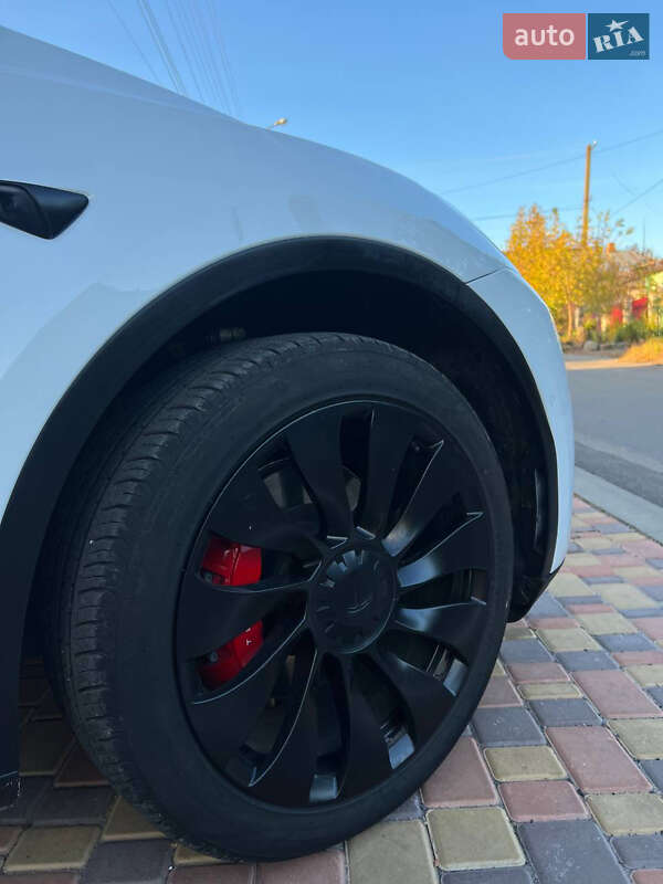 Внедорожник / Кроссовер Tesla Model Y 2022 в Умани