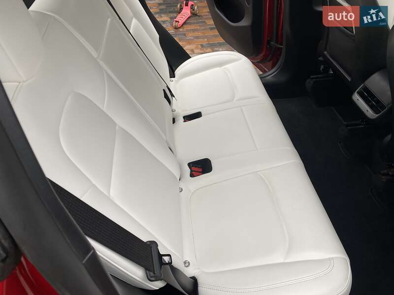 Внедорожник / Кроссовер Tesla Model Y 2021 в Полтаве