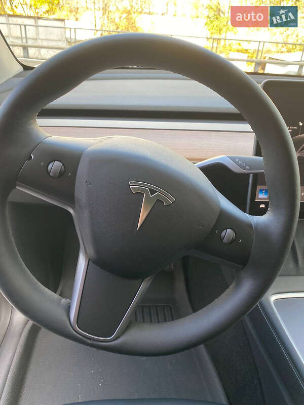 Внедорожник / Кроссовер Tesla Model Y 2022 в Киеве