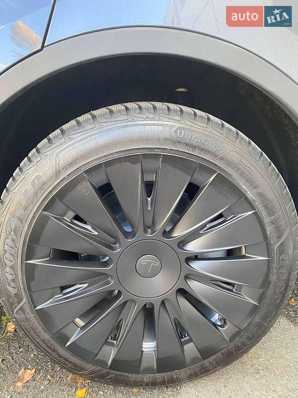 Позашляховик / Кросовер Tesla Model Y 2022 в Києві