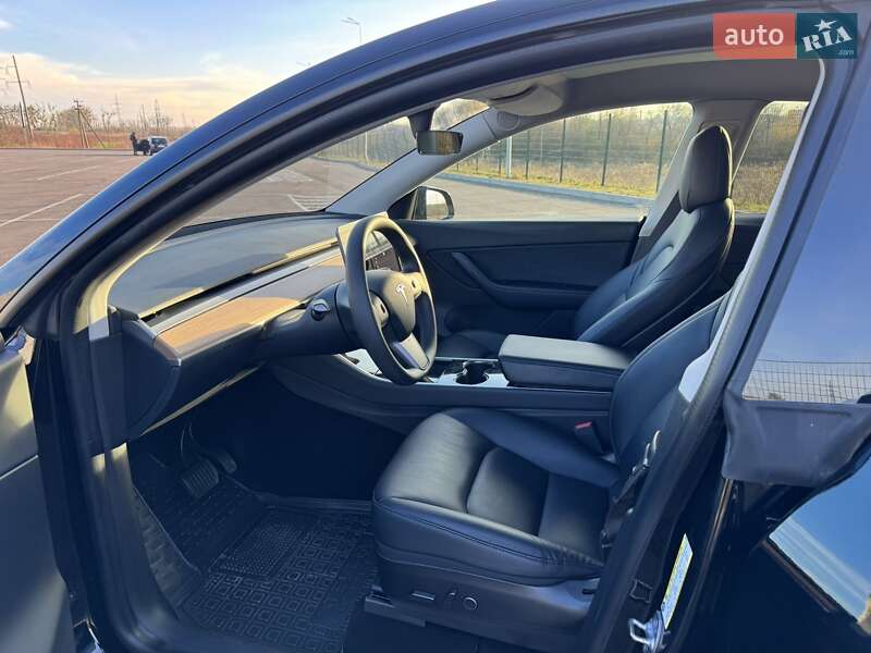 Внедорожник / Кроссовер Tesla Model Y 2020 в Ровно