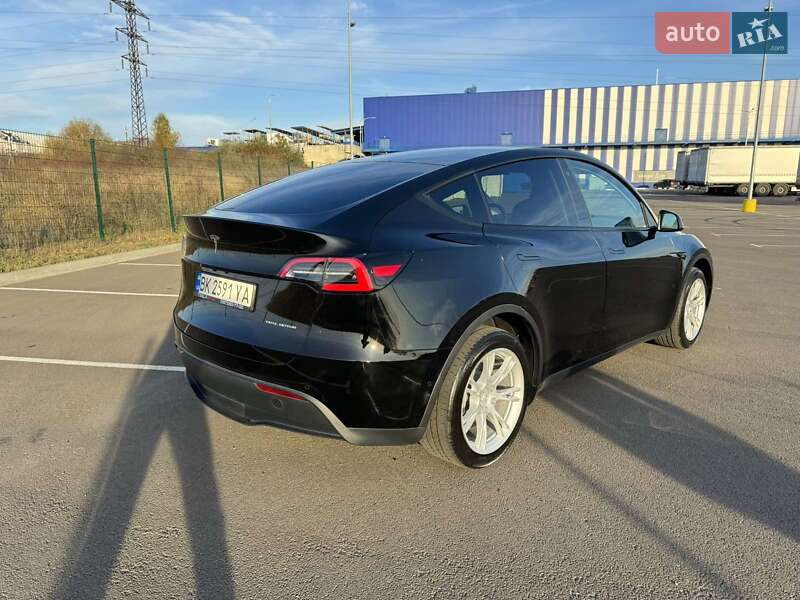 Внедорожник / Кроссовер Tesla Model Y 2020 в Ровно