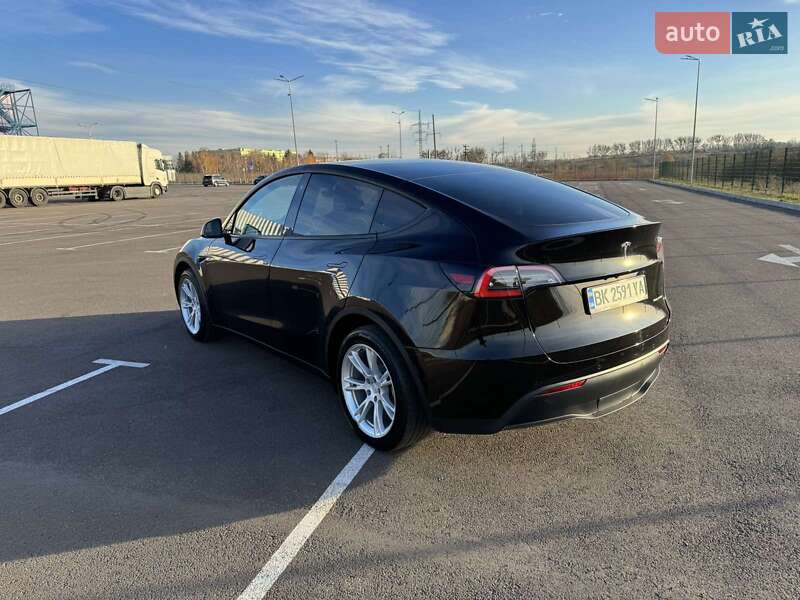 Внедорожник / Кроссовер Tesla Model Y 2020 в Ровно