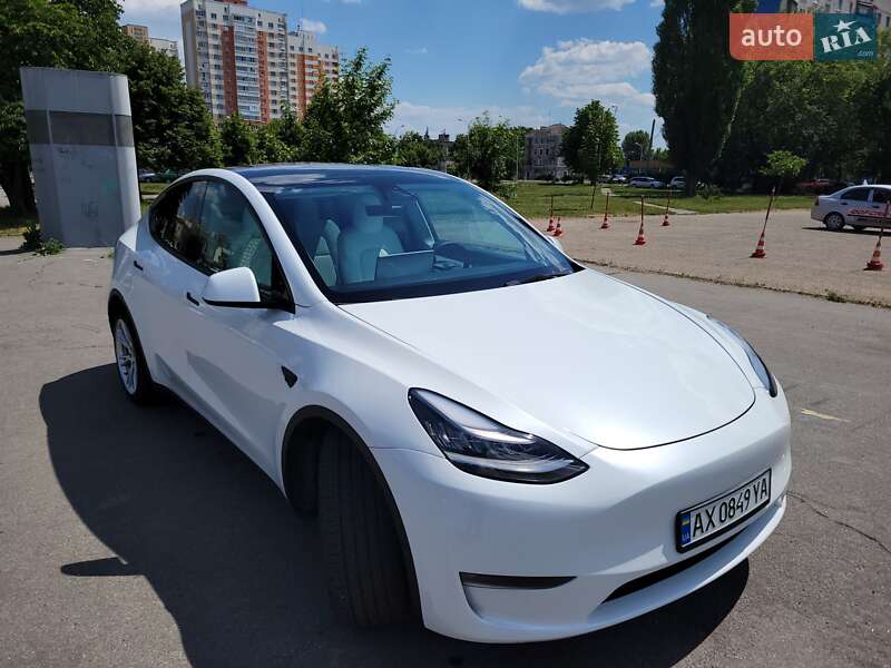 Позашляховик / Кросовер Tesla Model Y 2021 в Харкові