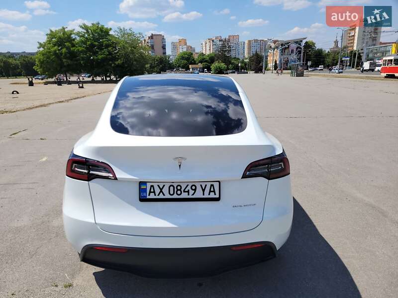 Позашляховик / Кросовер Tesla Model Y 2021 в Харкові