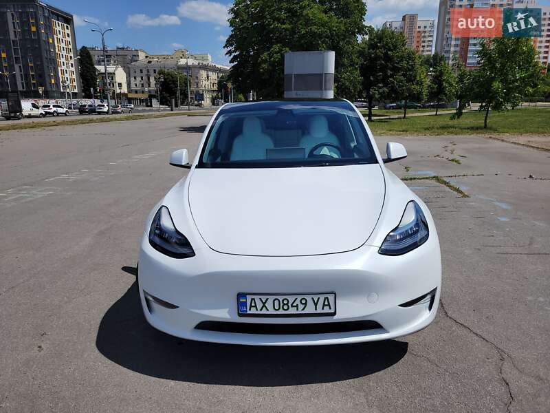 Позашляховик / Кросовер Tesla Model Y 2021 в Харкові