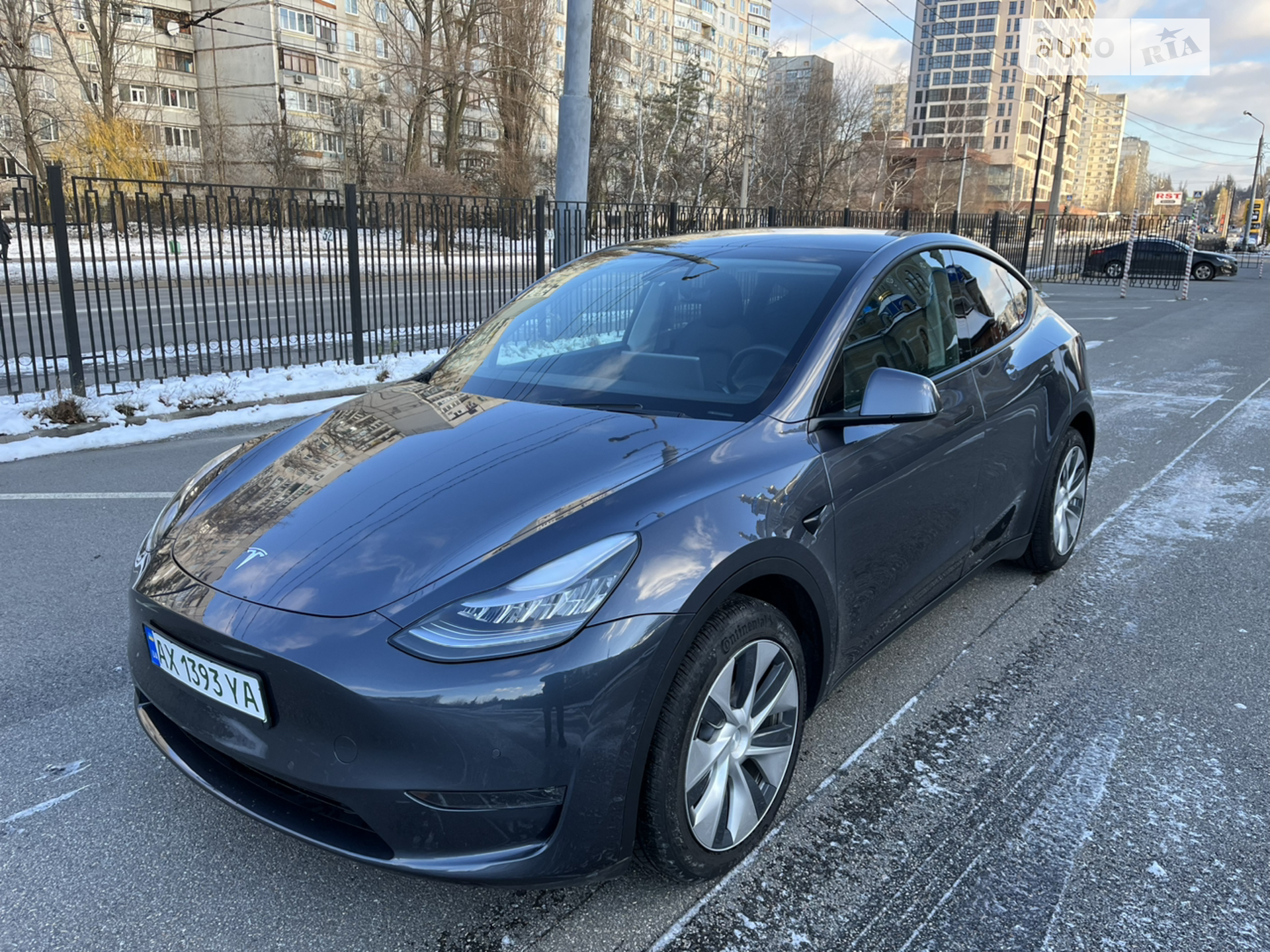 2020 Tesla Model Y - фото 1
