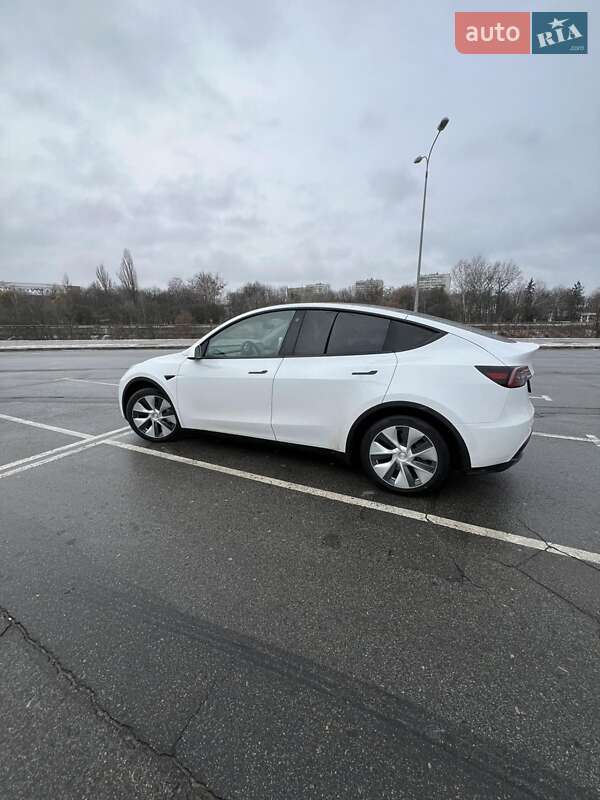 Tesla Model Y 2021