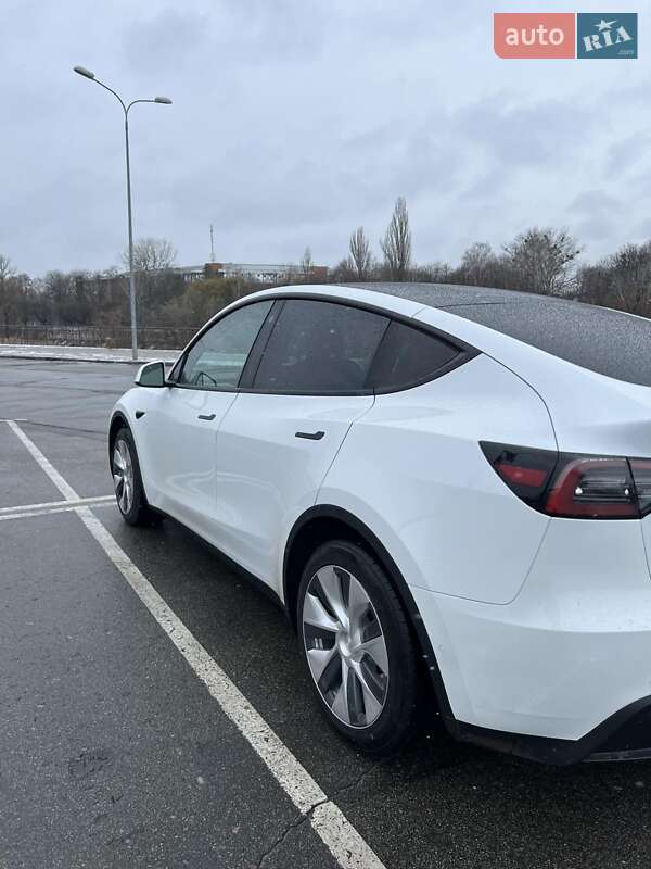 Внедорожник / Кроссовер Tesla Model Y 2021 в Сумах
