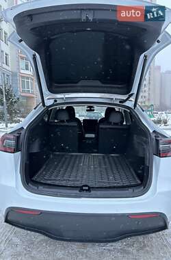 Внедорожник / Кроссовер Tesla Model Y 2022 в 