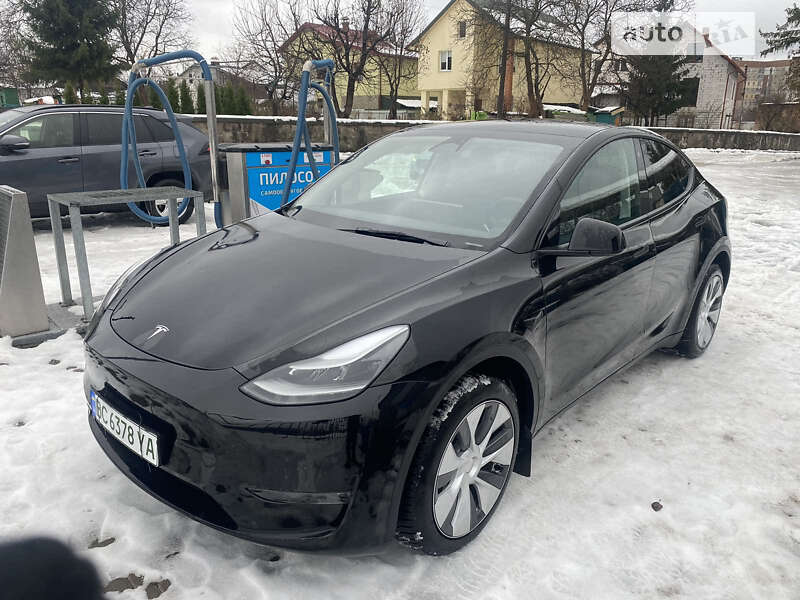 Tesla Model Y 2022