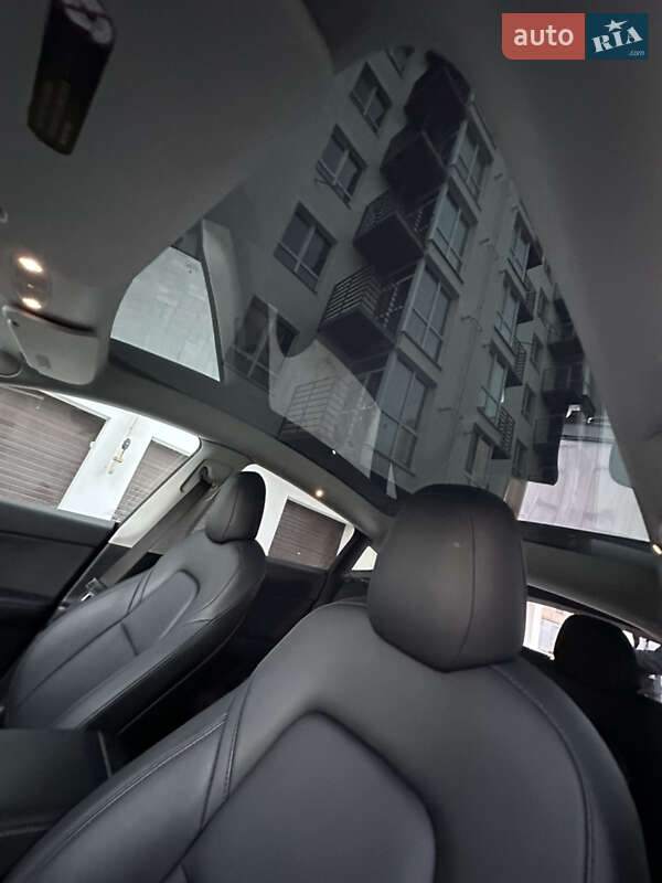 Внедорожник / Кроссовер Tesla Model Y 2021 в Днепре