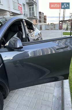 Внедорожник / Кроссовер Tesla Model Y 2021 в Киеве