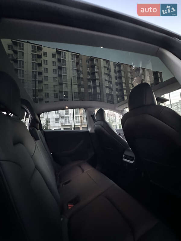 Внедорожник / Кроссовер Tesla Model Y 2021 в Днепре