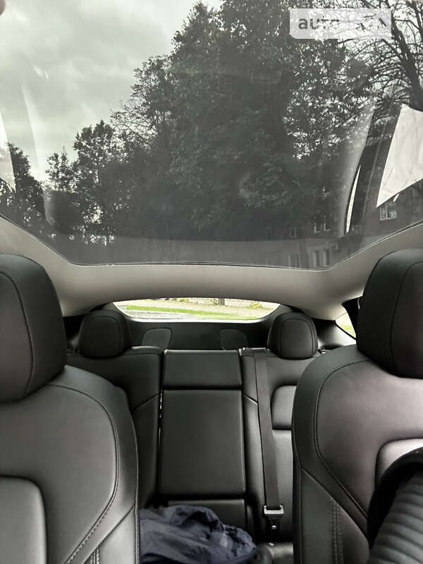 Позашляховик / Кросовер Tesla Model Y 2022 в Дніпрі