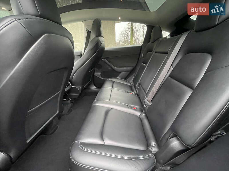 Внедорожник / Кроссовер Tesla Model Y 2021 в Киеве