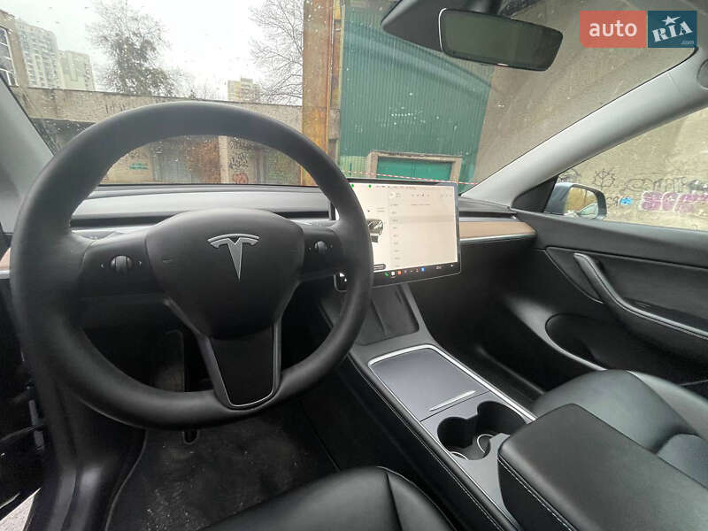 Внедорожник / Кроссовер Tesla Model Y 2021 в Киеве
