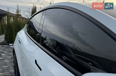 Внедорожник / Кроссовер Tesla Model Y 2022 в Киеве