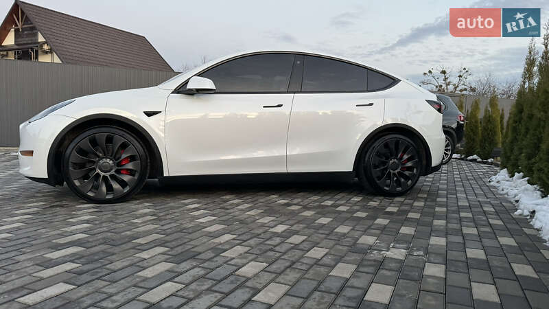 Позашляховик / Кросовер Tesla Model Y 2022 в Києві