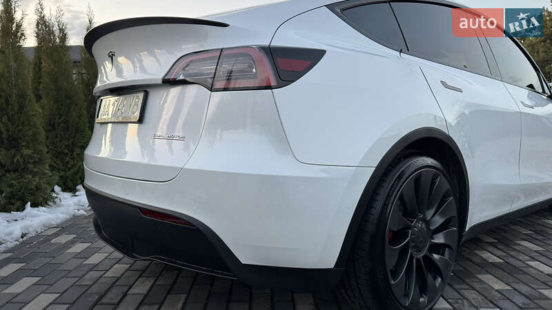 Позашляховик / Кросовер Tesla Model Y 2022 в Києві