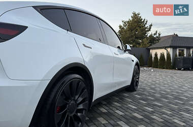 Внедорожник / Кроссовер Tesla Model Y 2022 в Киеве