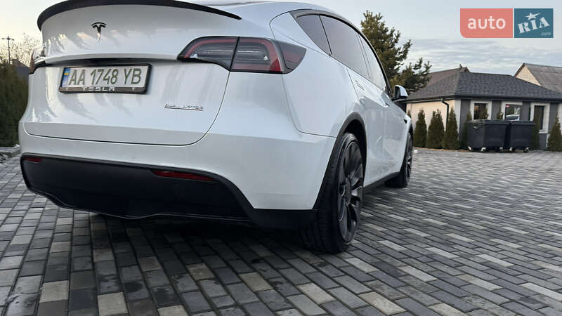 Позашляховик / Кросовер Tesla Model Y 2022 в Києві
