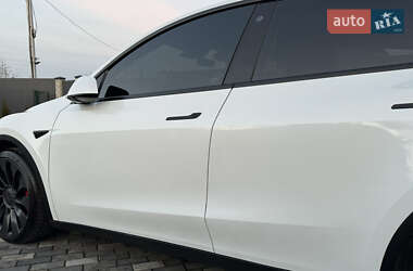Внедорожник / Кроссовер Tesla Model Y 2022 в Киеве
