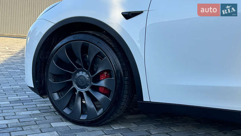 Позашляховик / Кросовер Tesla Model Y 2022 в Києві