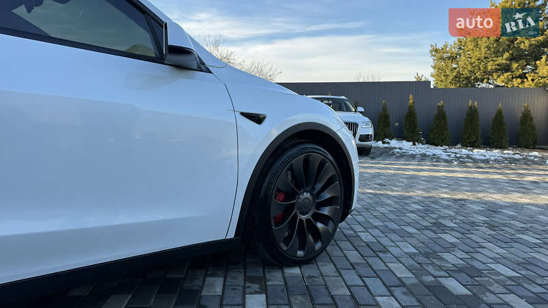 Позашляховик / Кросовер Tesla Model Y 2022 в Києві