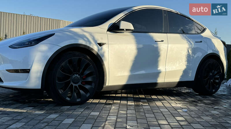 Позашляховик / Кросовер Tesla Model Y 2022 в Києві