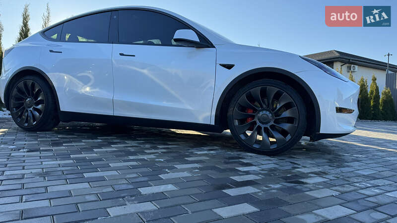 Позашляховик / Кросовер Tesla Model Y 2022 в Києві