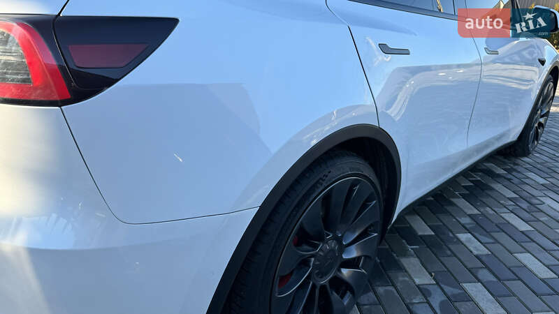 Позашляховик / Кросовер Tesla Model Y 2022 в Києві
