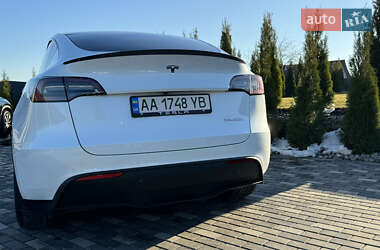Внедорожник / Кроссовер Tesla Model Y 2022 в Киеве