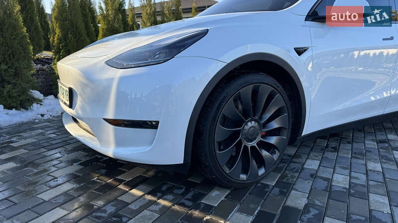 Позашляховик / Кросовер Tesla Model Y 2022 в Києві