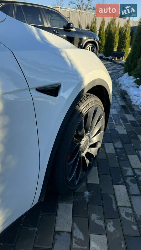 Позашляховик / Кросовер Tesla Model Y 2022 в Києві