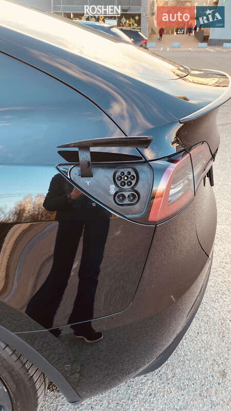 Внедорожник / Кроссовер Tesla Model Y 2022 в Львове