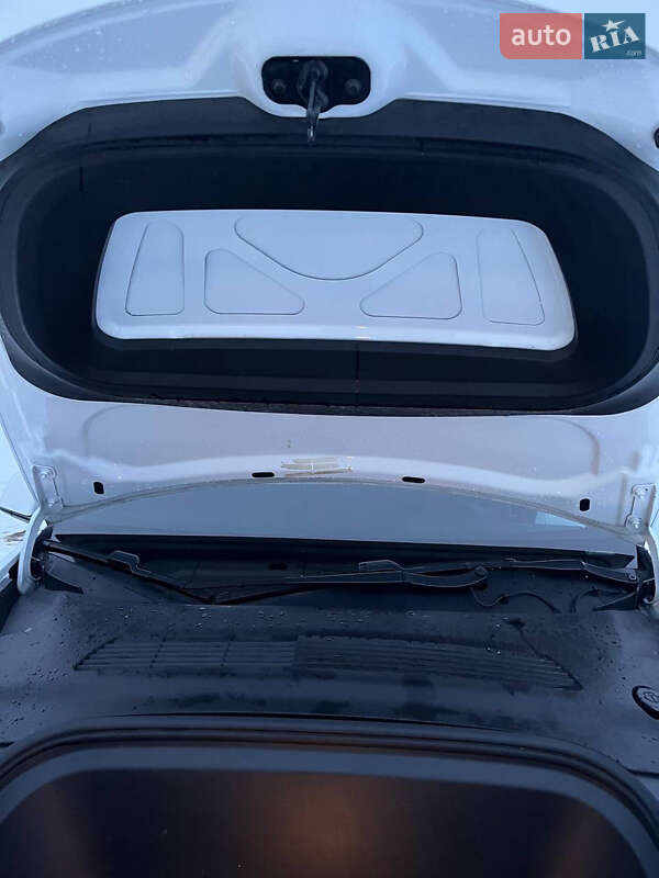 Позашляховик / Кросовер Tesla Model Y 2020 в Косові фото 6 Позашляховик / Кросовер Tesla Model Y 2020 в Косові