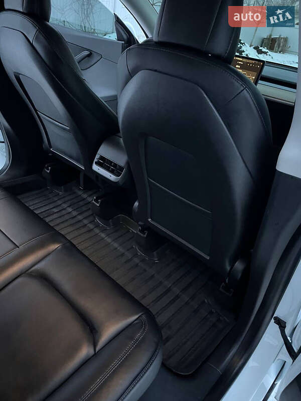Позашляховик / Кросовер Tesla Model Y 2020 в Косові фото 15 Позашляховик / Кросовер Tesla Model Y 2020 в Косові