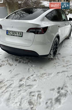 Внедорожник / Кроссовер Tesla Model Y 2021 в 