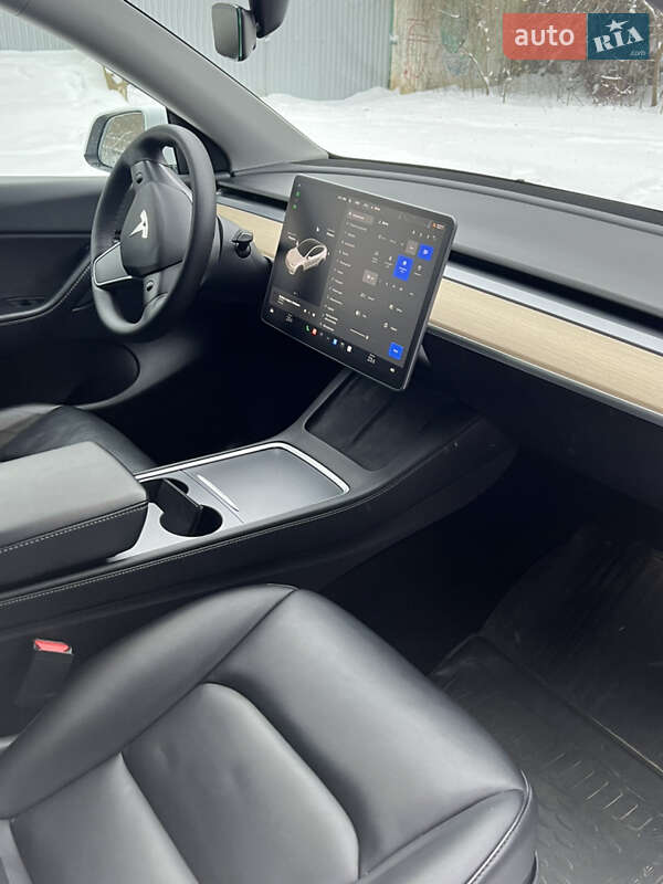 Внедорожник / Кроссовер Tesla Model Y 2021 в Львове