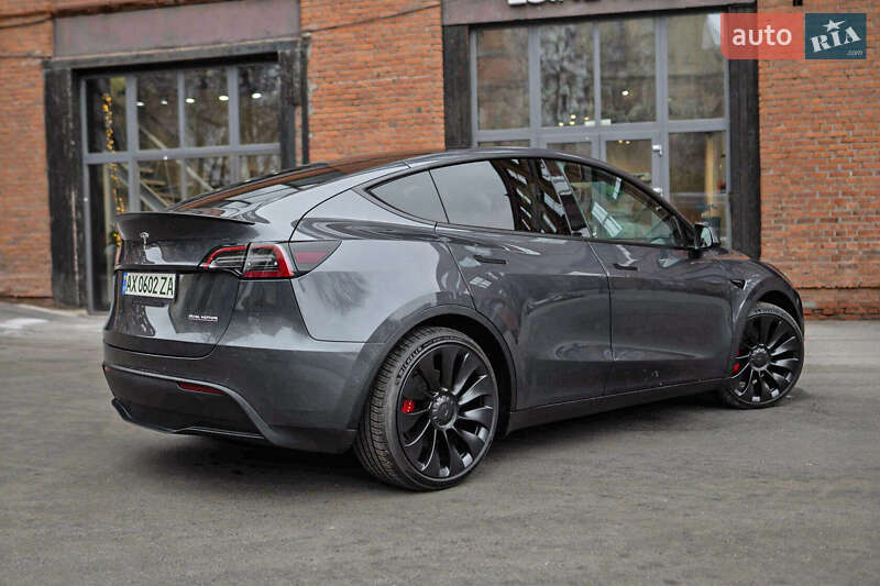 Внедорожник / Кроссовер Tesla Model Y 2023 в Киеве