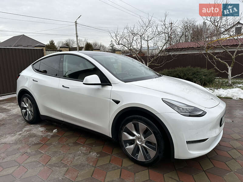 Tesla Model Y 2020